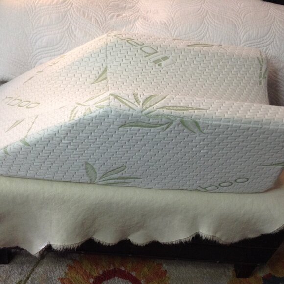 BAMBOO Leg therapy, Ortho wedge with Divot; Deluxe Comfort. Orthopedic Recovery - Picture 4 of 4